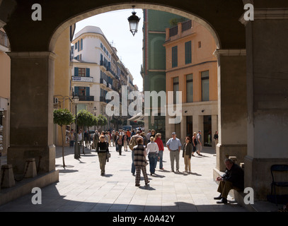 Blick auf den Placa del Marques de Palmer von der Plaza Mayor (Placa Major), Palma, Mallorca, Balearen, Spanien Stockfoto