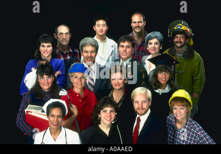 Querschnitt der Amerikaner in verschiedenen Berufen gibt es die gleiche Situation mit hellem Hintergrund Stockfoto