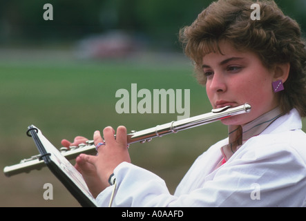 Schüler der Glen Burnie High School spielen Band Instrumente Stockfoto