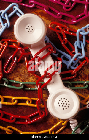 Telefon mit bunten Ketten Stockfoto