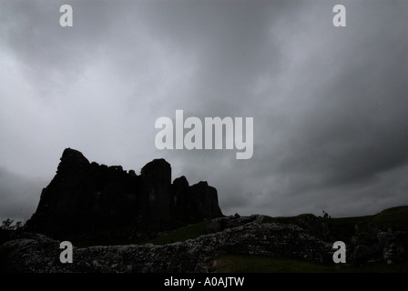 Carreg Cennen Schloss südöstlich von Llandelio Carmarthenshire South Wales Stockfoto