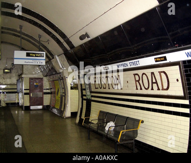 Alten Euston Road Stationsnamen Warren Street U-Bahn Station London Stockfoto