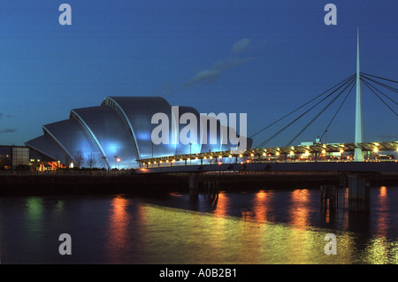 Armadillo und Glocken-Brücke über den River Clyde-Glasgow Stockfoto