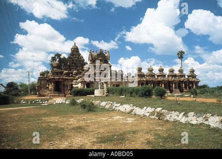 Blick auf den Kailasanatha-Tempel aus dem Süd-Osten. Kanchipuram (Coonjeevaram), Tamil Nadu, Indien. Datiert: 725 n. Chr. Stockfoto