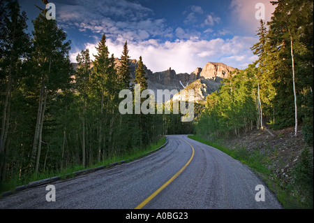 Straße mit Wheeler Peak Great Basin National Park Nevada Stockfoto