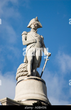 Statue von Nelson auf Nelsonsäule in Trafalgar Square in London, England UK Stockfoto