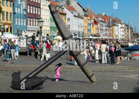 Gedenkanker zum Gedenken an zivile Matrosen, die im Zweiten Weltkrieg starben, Kongens Nytorv, Nyhavn Hafen, Kopenhagen, Dänemark, Europa Stockfoto