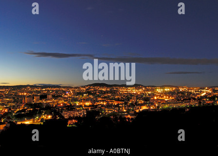 Oslo die Hauptstadt Norwegens erfasst an einem September-Abend aus einer Höhe im Süden der Stadt Stockfoto