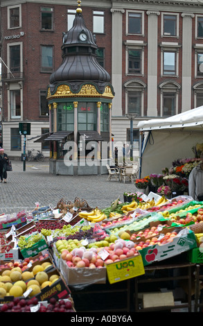 Obst Händler Stall und Barock Cafe Kiosk, Nytorv Quadrat, Kopenhagen, Dänemark Stockfoto