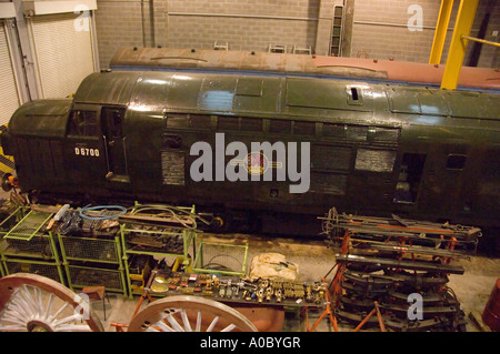 BR Typ 3, Klasse 37 Prototyp Diesellok an der Engineering arbeitet im National Railway Museum, York, England Stockfoto