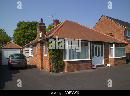 Fronted Doppelbungalow Wirral Merseyside England Stockfoto
