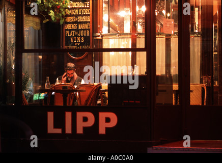 BRASSERIE LIPP IN PARIS Stockfoto