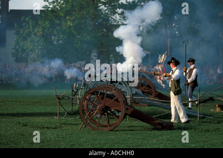 Williamsburg Historic Area Kanone abfeuern Stockfoto