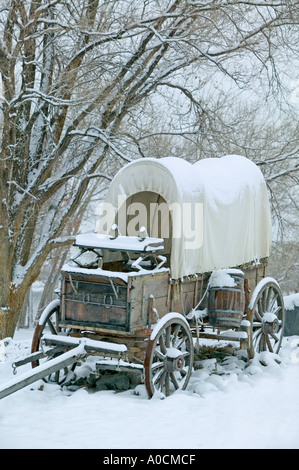 Planwagen im Schnee Farewell Bend State Park-Oregon Stockfoto