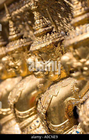 Garuda Statuen im Großen Palast Wat Phra Keo Bangkok Thailand Stockfoto