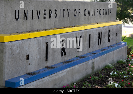 Campus Eingang Zeichen, University of California in Irvine, Kalifornien, USA (September 2006) Stockfoto