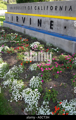 Campus Eingang Zeichen, University of California in Irvine, Kalifornien, USA (September 2006) Stockfoto