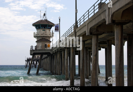 Lifeguard Tower Zero auf Huntington Beach Pier, Kalifornien, USA (Juli 2006) Stockfoto