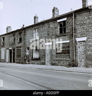 Wirtschaftliche Not und Slum Armut in Bolton, Lancashire in England in Großbritannien im Vereinigten Königreich Großbritannien. Gehäuse schlechte Geschichte Kultur Stockfoto