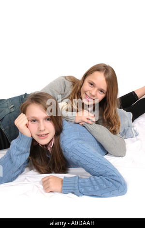 Zwei englische Teenager Schwestern. Stockfoto