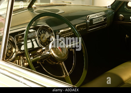 Dash und Instrumententafel eine 1953 Hudson Hornet im Walter P Chrysler Museum in Auburn Hills, Michigan USA Stockfoto