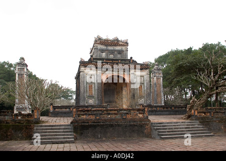 Vietnam Farbton Royal Gräber Grab des Kaisers Tu Duc längste serviert Nguyen Monarch regierte 1848 83 Stele Pavillon Stockfoto
