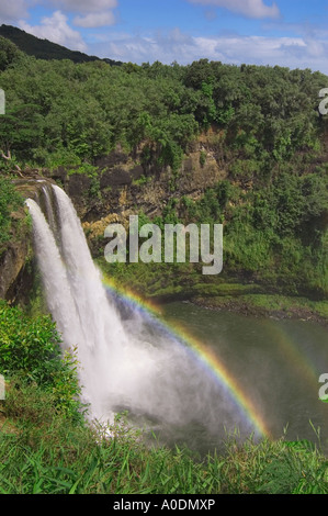 Wailua Falls ein 80 ft hohen Wasserfall auf der Wailua River Kauai Hawaii Stockfoto