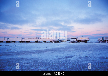 In der Nähe von Wapusk National Park Hudson Bay Gordon Point Manitoba Kanada Nordamerika Polarkreis Tundra Buggy Lodge Sonnenaufgang Stockfoto