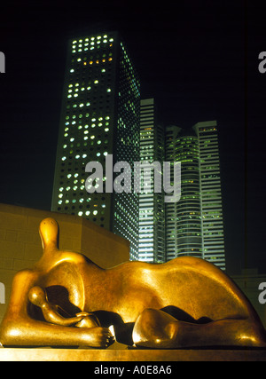 Mutter und Kind - Henry Moore-Ausstellung in Hongkong Stockfoto