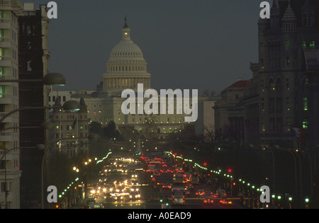 Pennsylvania Avenue und Kapitol bei Nacht Washington DC Stockfoto