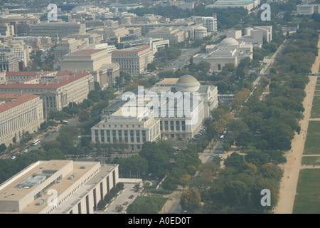 Museen und öffentliche Gebäude entlang der Mall von Spitze des Washington Monument Washington DC Oktober 2006 Stockfoto