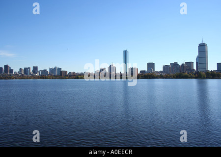 John Hancock Tower und Prudential Tower spiegelt sich in Boston, Massachusetts Charles River, Oktober 2006 Stockfoto