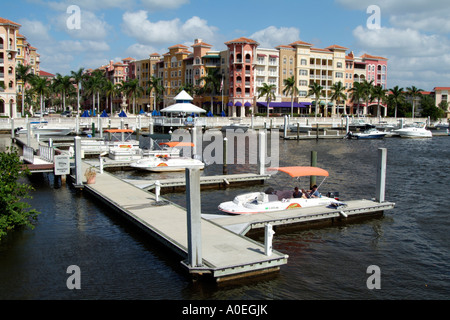 Naples Florida USA Exculsive Unterkunft Bayfront Landing in Neapel ein beliebter Ferienort Stockfoto