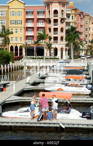 Naples Florida USA Exculsive Unterkunft Bayfront Landing in Neapel ein beliebter Ferienort Stockfoto