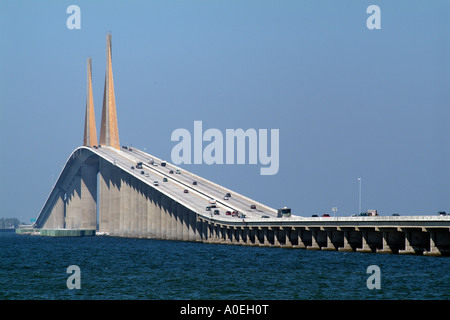Sunshine Skyway Bridge, die Tampa Bay Florida USA erstreckt Stockfoto