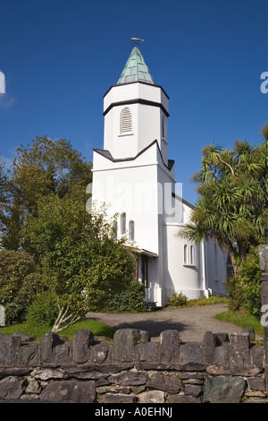 Sneem County Kerry Irland Irland protestantische Kirche von der Verklärung 1810 mit Lachs geformt Wetterhahn auf der Turmspitze Stockfoto