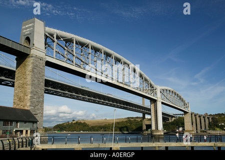 ISAMBARD KINGDOM BRUNEL ROYAL ALBERT EISENBAHNBRÜCKE ÜBER DEN FLUSS TAMAR BAUJAHR 1859 AT SALTASH DEVON SÜDWEST-ENGLAND UK Stockfoto