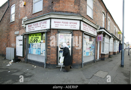 Eine asiatische besaß Lebensmittelgeschäft verkauft Halal-Fleisch und Geflügel in Bordesley grün Birmingham UK Stockfoto