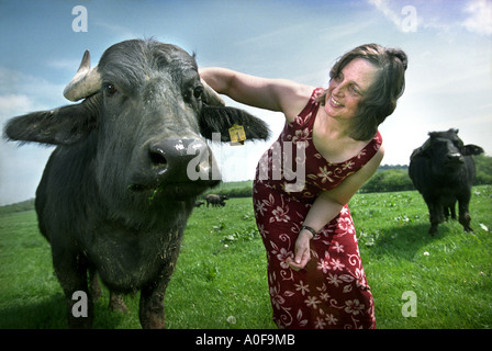 FRANCES WOOD A BUFFALO BAUER AUS WEST CRANMORE SOMERSET UK Stockfoto