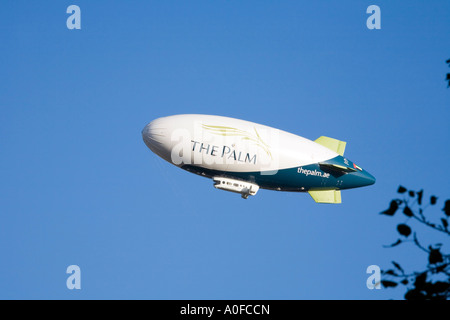 Der Geist von Dubai Luftschiff der Welt s größte kommerzielle Zeppelin, auf seiner Reise von London nach Dubai am 9. November 2006 Stockfoto