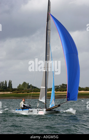 Katamaran Twin Rumpf Raubkatze Segelnummer GBR 424 Stockfoto