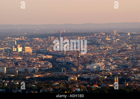 Blick auf Wien vom Hügel "Kahlenberg" Stockfoto