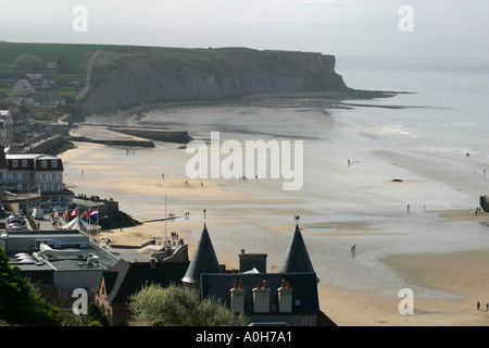 Blick nach Westen über Gold Strand von Arromanches Normandie wo die Briten am D-Day gelandet Stockfoto