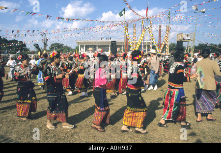 Traditionellen jährlichen Kachin Tribal Manau Festivals stattfindenden jedes Jahr am Myitchina, N, Myanmar / Burma Stockfoto