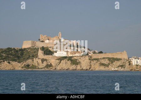 Panoramablick auf Hafen und alten Stadt Eivissa auf Ibiza Insel vom Mittelmeer entfernt. Stockfoto