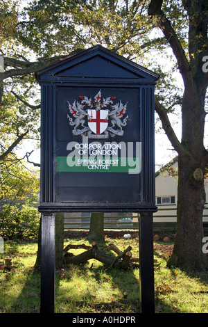 Melden Sie für Epping Forest Essex mit einem Wappen Stockfoto