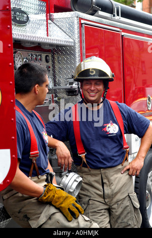 Feuerwehr bei der Arbeit in der Innenstadt von Toledo Ohio Stockfoto