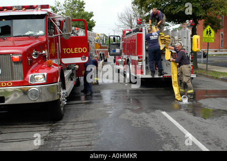 Feuerwehr in einem Haus in der Innenstadt von Toledo Ohio Stockfoto