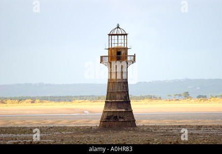 Whitford Point Leuchtturm bei Ebbe auf der Gower Peninsular, South Wales, Großbritannien Stockfoto