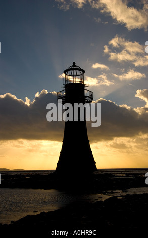 Whitford Point Leuchtturm bei Ebbe auf der Gower Peninsular, South Wales, Großbritannien Stockfoto